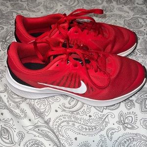 Boys Nike shoes size 3.5Y